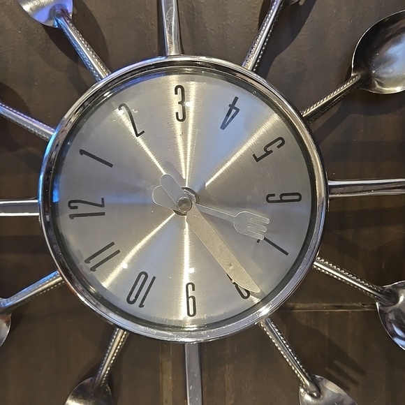 Kitchen  Metal Cutlery Utensil Spoon Fork Wall Clock 17”x17” - Picture 2 of 4